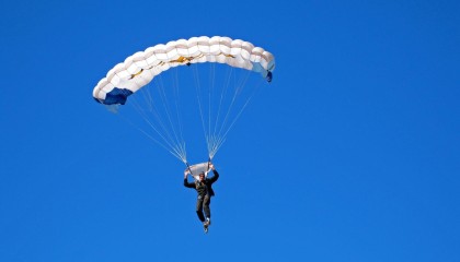 九游游戏中心-曾经的奇葩规定：足球史上最奇异的规则，足球奇葩进球集锦